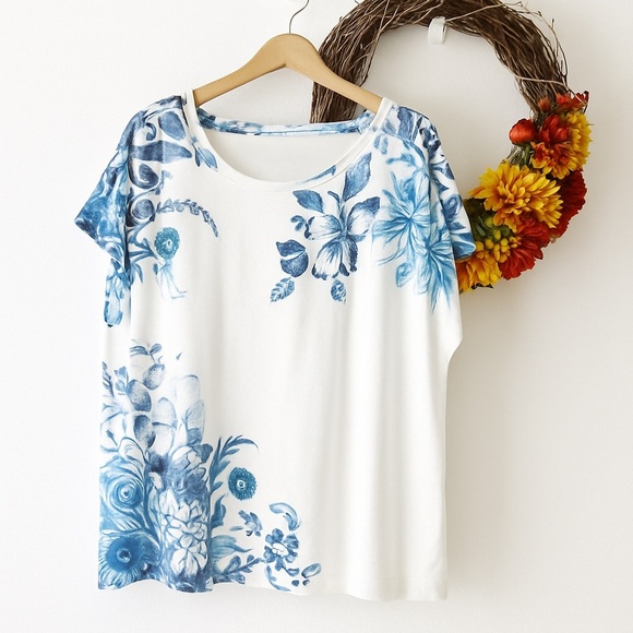 Jane+Delancey Tops - Jane + Delancey Womens Plus Size 1X Knit Top Short Sleeve White Blue Floral